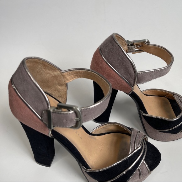 LAUREN CONRAD Dezi Black & Gray Peep Toe Heels - Picture 12 of 14